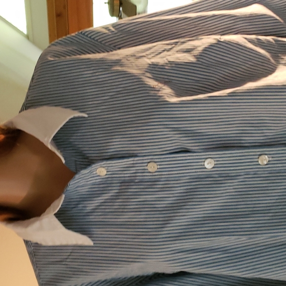 Womans Liz Claiborne striped button down shirt - Picture 2 of 6